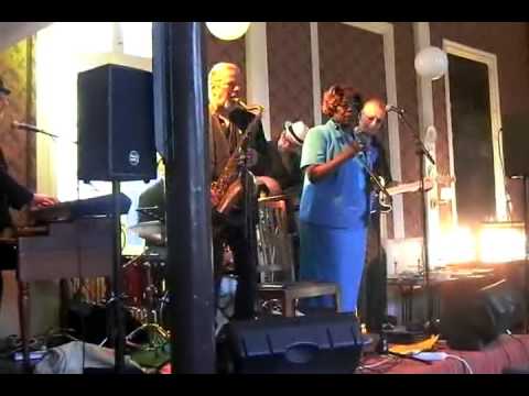 Toni lynn washington 2016 05 26 ronneby café & matsal ronneby, swe ...