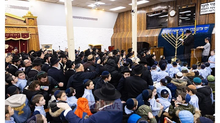 Streaming LIVE from 770 Eastern Parkway: First Night of Chanukah 2025