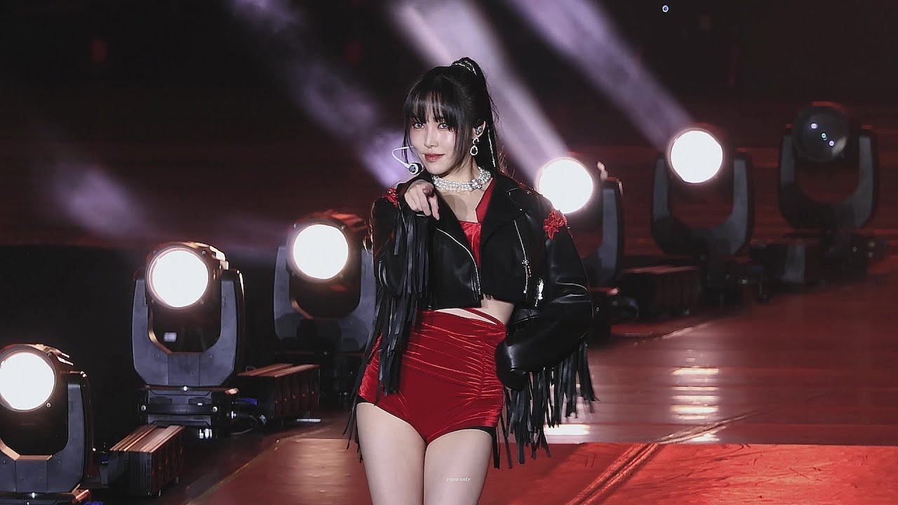 240102 서울가요대상(SMA)  유주(YUJU) 직캠(복숭아꽃+따라랏)