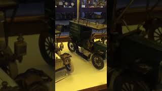 Prototi̇p Orji̇nal Arabalari Barindiran Müze