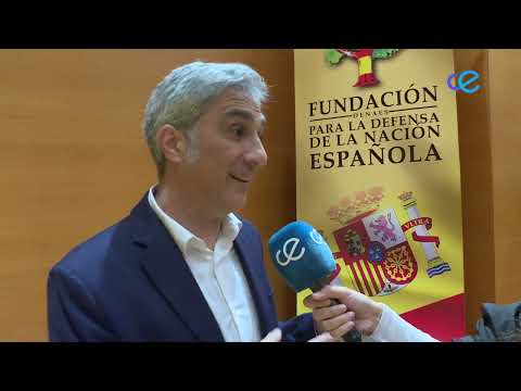 El Salón de Actos de las Murallas Reales ha acogido la presentación de 'Reconquista' de Iván Vélez