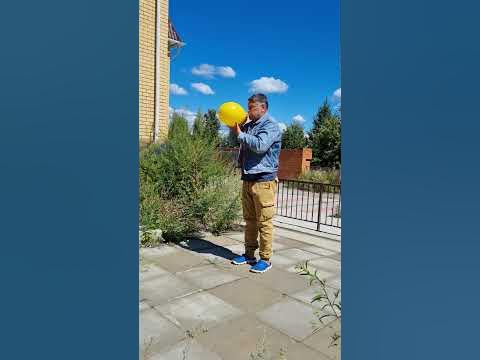 Надуваю шарик. - YouTube
