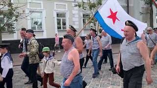 картинка: Шествие моряков Гродно как отмечали День ВМФ на родине морской пехоты