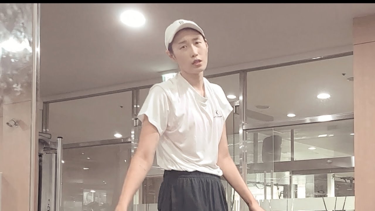 김연경 선수와 슬라이드보드&메디신볼(카메라맨 양효진)