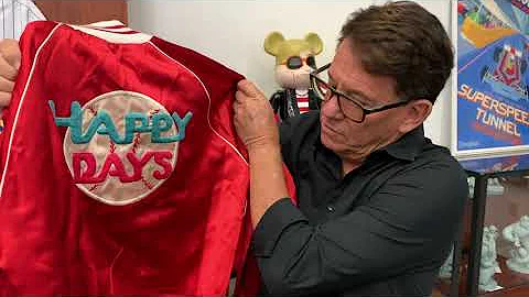 Happy Days' Anson Williams shows off his collectio...