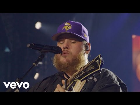 Luke Combs - Fast Car (Official Live Video)