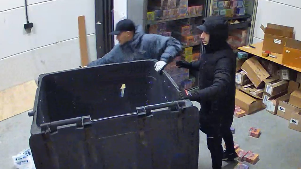 Megabuit in Vierpolders  Voor half miljoen aan spullen weg