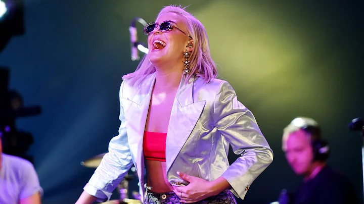 Anne Marie - Ciao Adios (Radio 1's Big Weekend 2017)