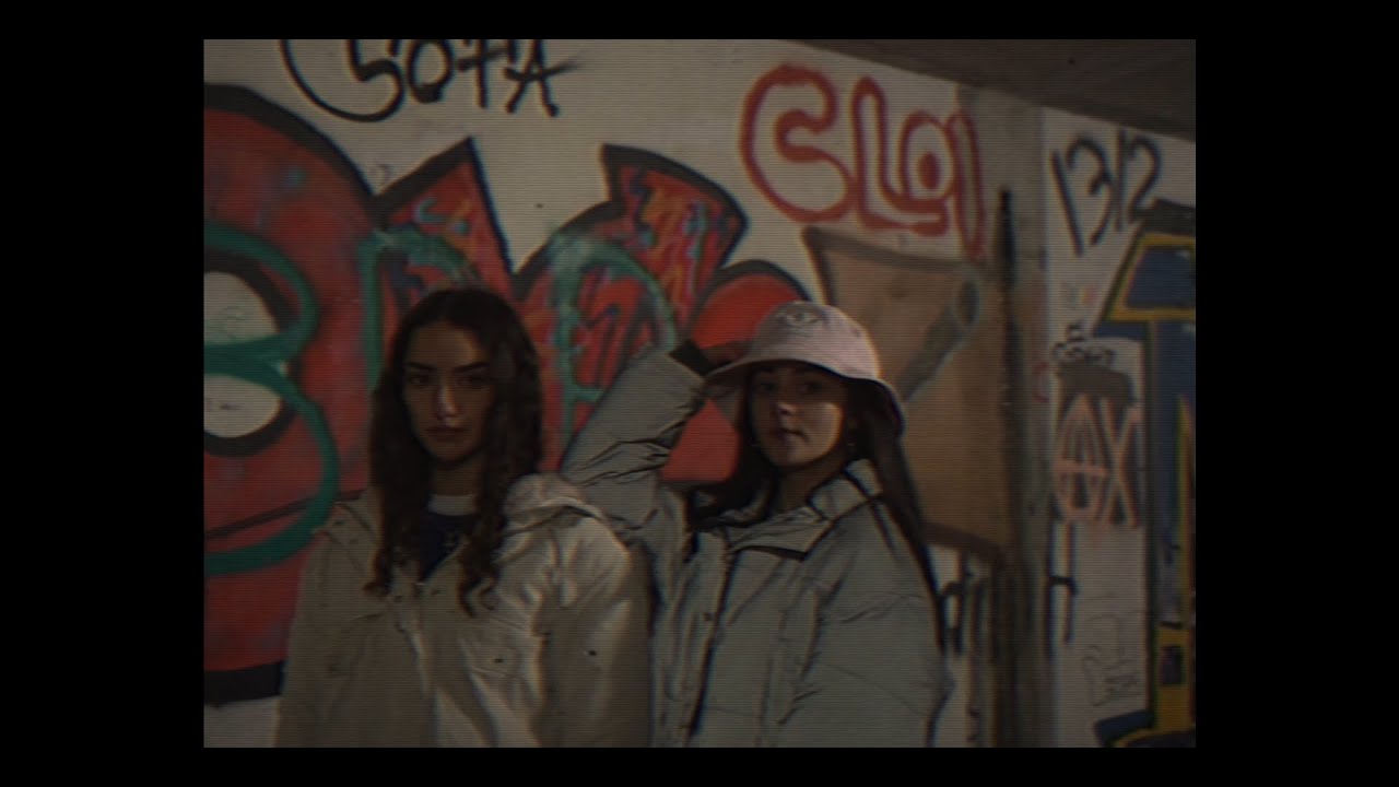 在 YouTube 上观看 NIKI X BRAVE MAJDA - STAY WITH ME