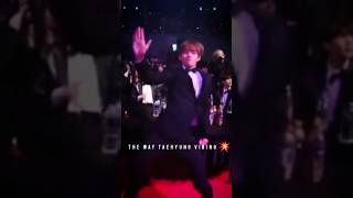 The Way He Is Vibingkim Taehyungbts V In Award Show Dancinghe Is So Cute And Funny