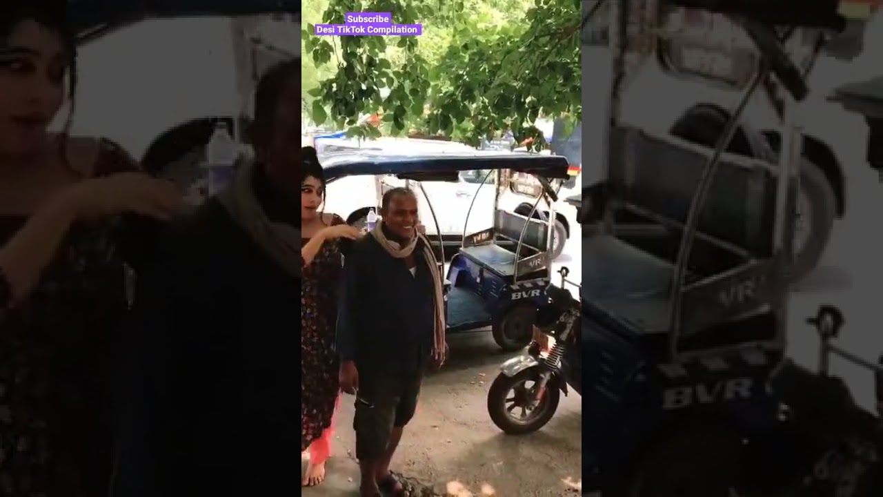 ⁣Desi Hot Shemale Dancing On The Road Mast Pataka Maal Girl Dance #hotback #shemaledance #khusra