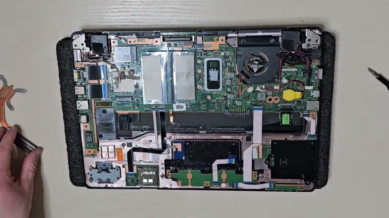 Windowsアクセサリー fujitsu laptop junk corei7 Fujitsu LIFEBOOK U7410 disassembly and cleaning / replacing