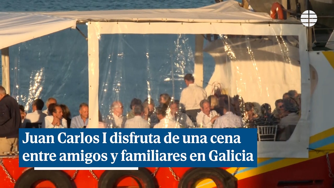 Juan Carlos I disfruta de una cena entre amigos y familiares en Galicia