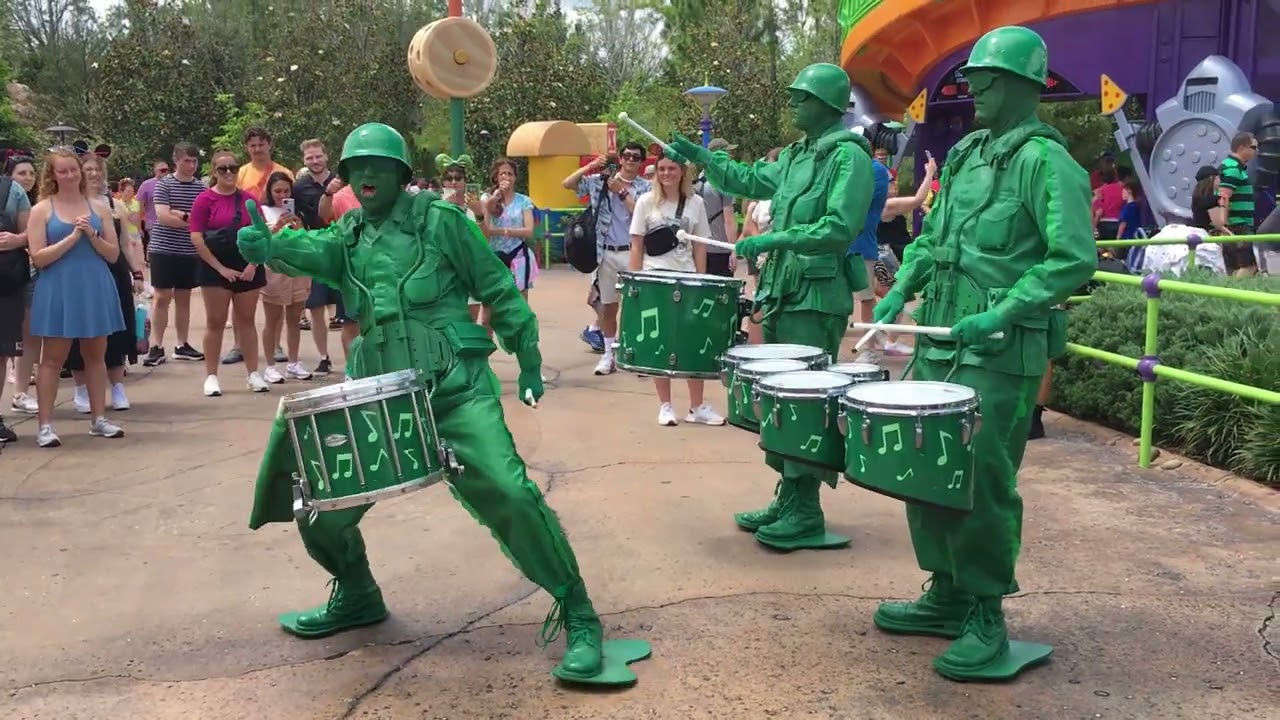 Green Army Drum Corps, in Toy Story Land