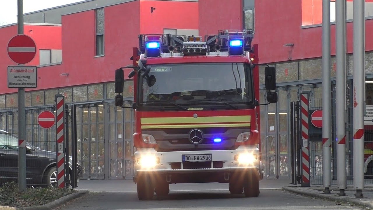 Feuerwehr & Rettungwagens auf Einsatzfahrten im Dortmund!