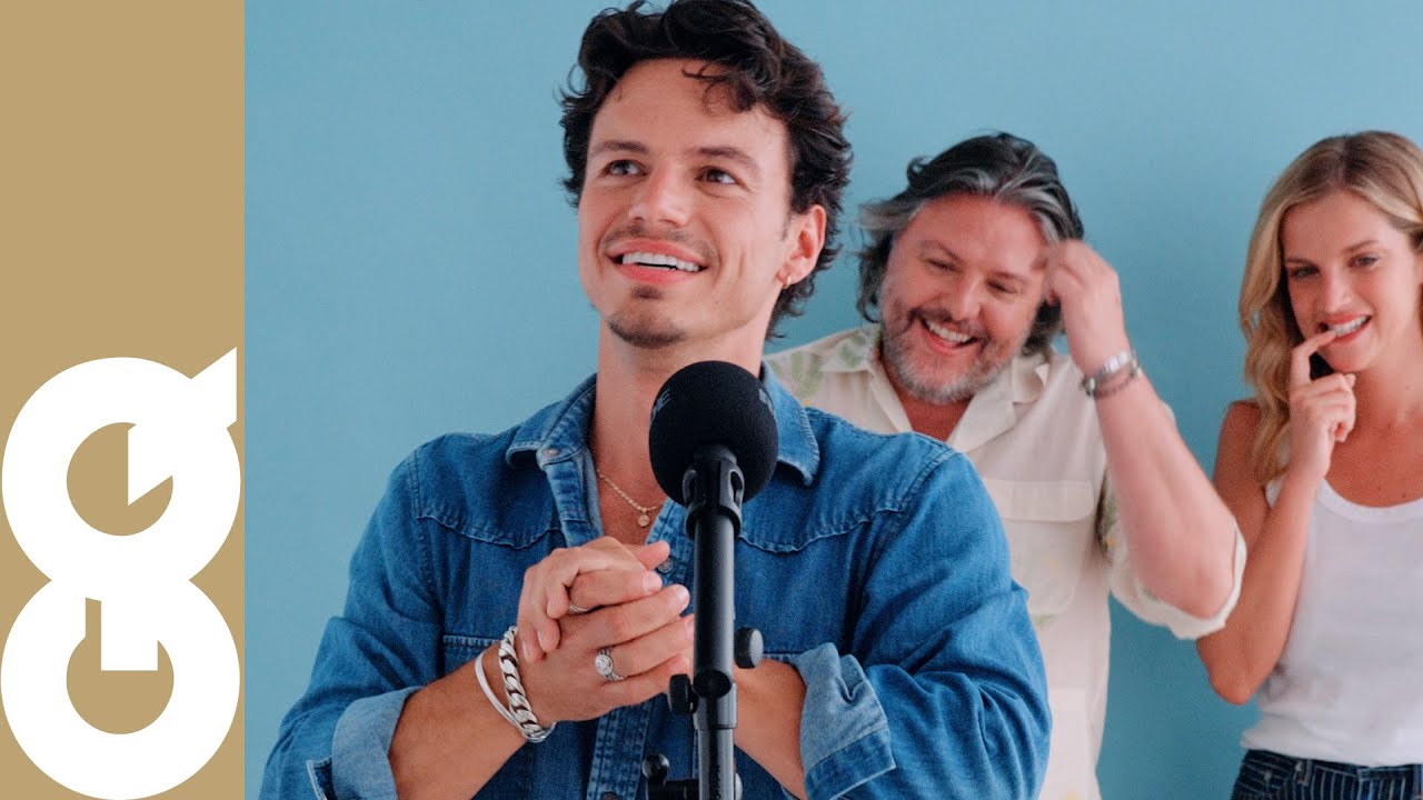 O que é que se diz em cena que também se pode dizer na cama?