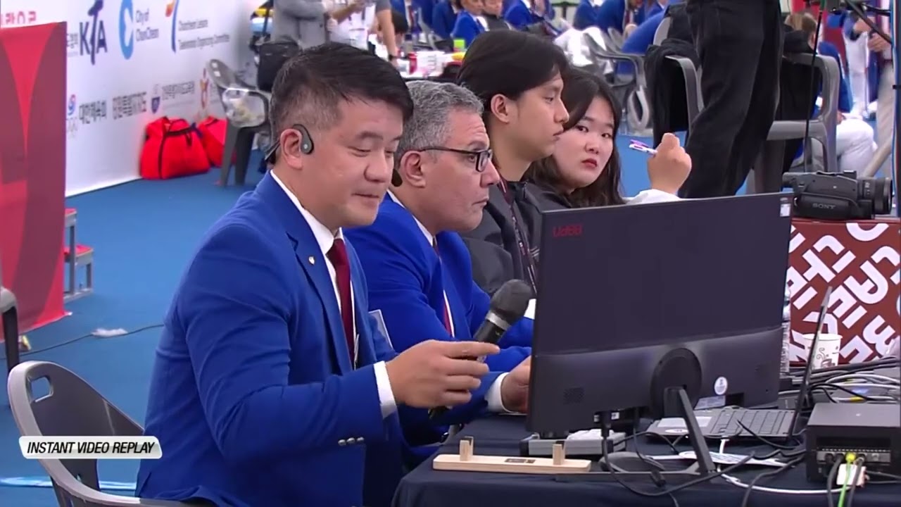 333 Semi Final Men  51kg IND AYUSH Shukla MDA ROSCA Artiom