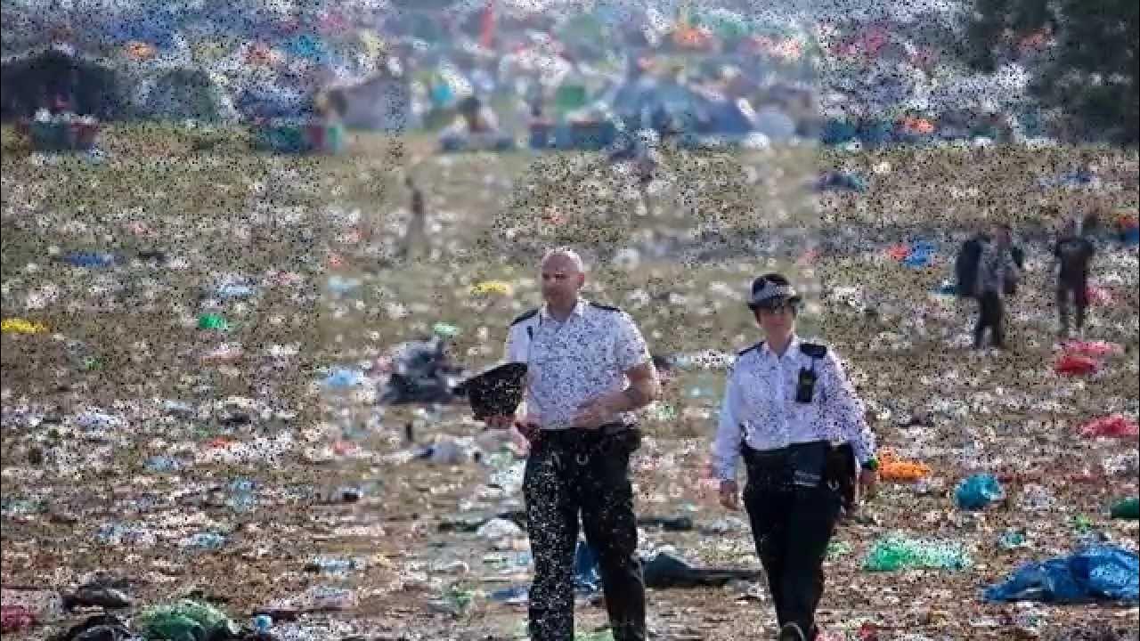 800 litter pickers tasked with cleaning up this mess at Glastonbury
