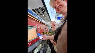 Helping Russian friends buy tickets and an aunt refund tickets in ShangHai#chinatravel #china
