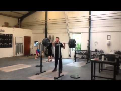 Squat  135 x 3 reps by André Houdet - youtube