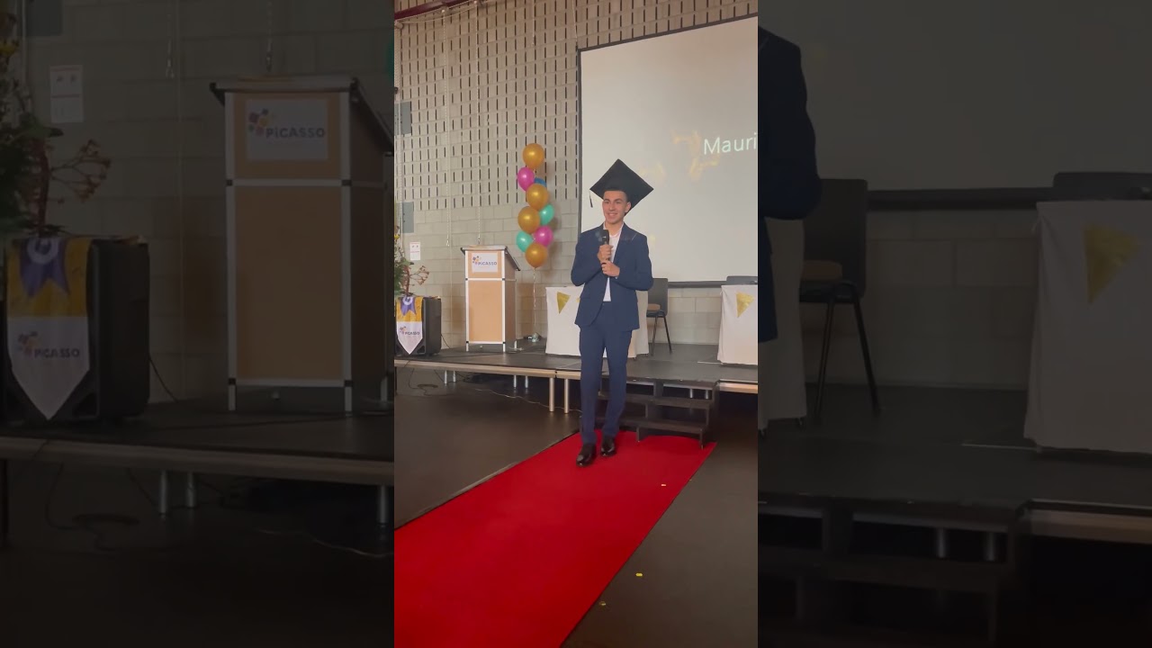 Docenten Roast bij Diploma Uitreiking 