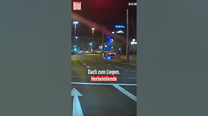 Polizeiauto überschlägt sich ein | #shorts