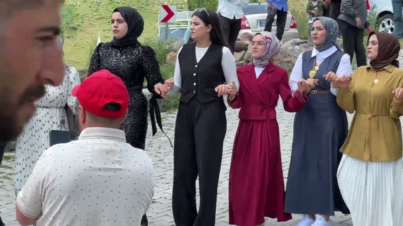 TUZLUCA SARIBULAK KÖYÜ , HALAYI AŞKLA ÇEKEN KÖY