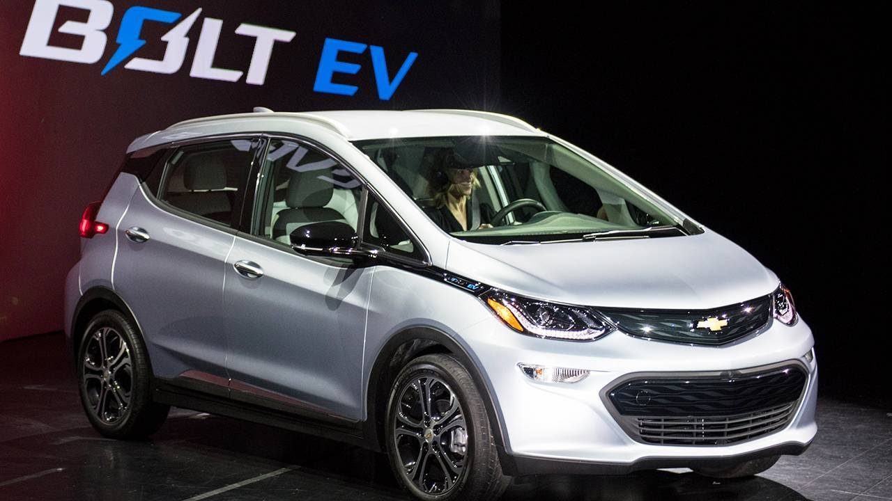 GM’s New Offerings at Detroit Auto Show Include Cruze Hatchback