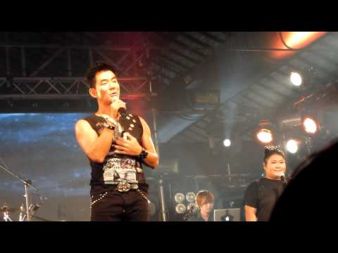 20140704 任賢齊-任逍遙+獻花@犀利啥小趴-挺你到底演唱會 (3/15)