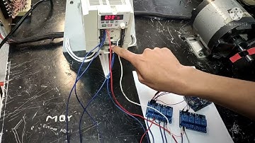 velocidad y giró de un motor trifásico controlado por un microcontrolador Arduino uno