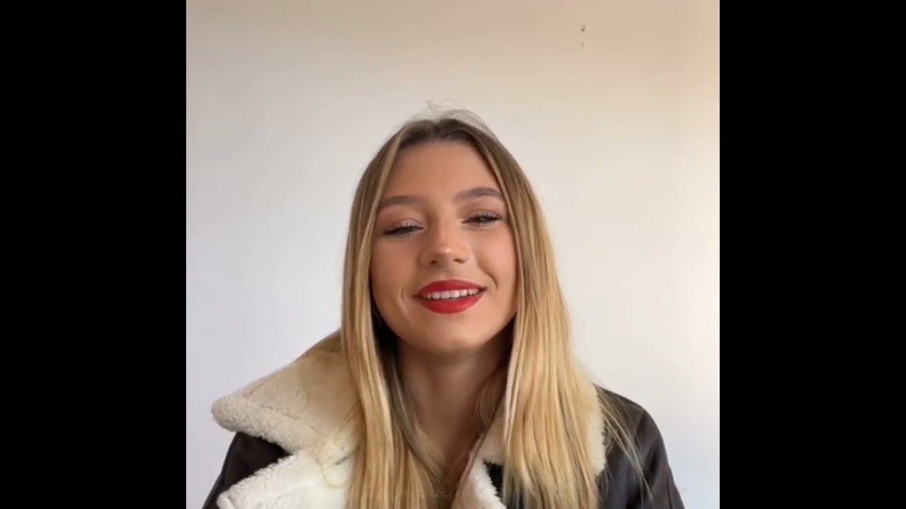 ✨ French smoking girl ✨