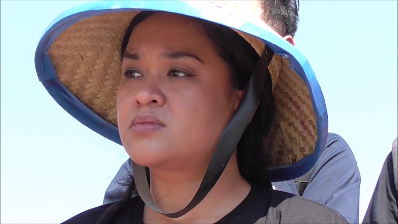 Warga Kendeng Lestari Lakukan Aksi Cor Kaki Kembali di Depan Istana