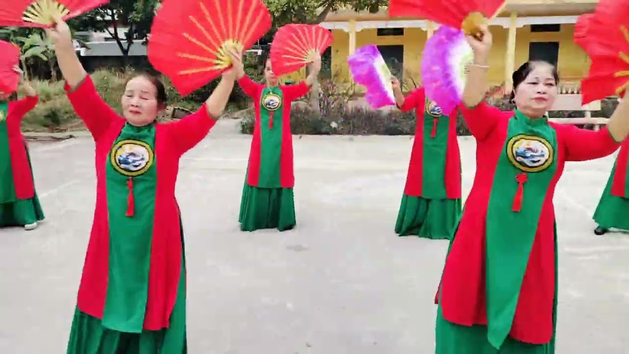 múa hồn quê ( tuổi u70)