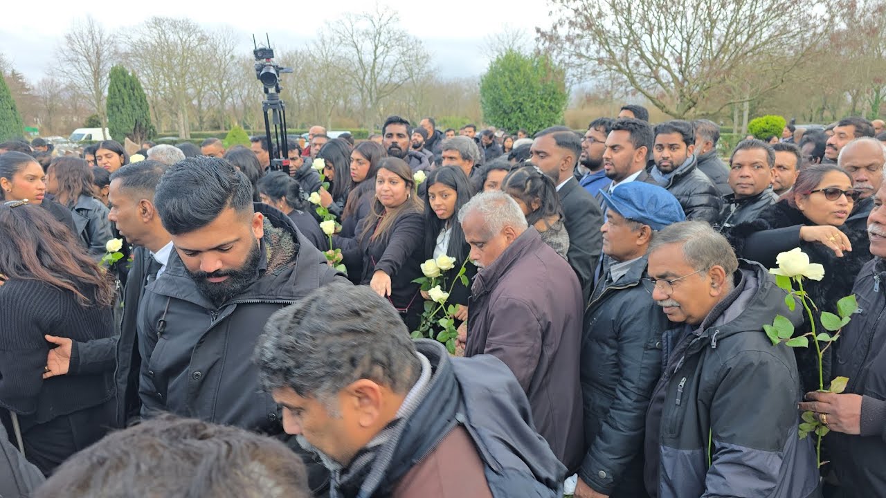 லூயிஸ் விக்ரோறியா (ராசாத்தி) அவர்களது பூதவுடல் பகுதி 2 சேமக்காலையில் எடுக்கப்பட்ட காணொளி