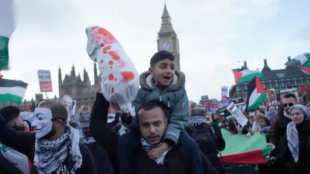 הזינוק באנטישמיות בממלכה: מחצית מיהודי בריטניה שוקלים לעזוב