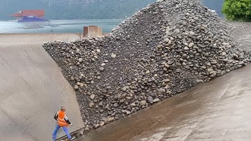 Barge unloading 3500 tons of pebbles | Relaxing video