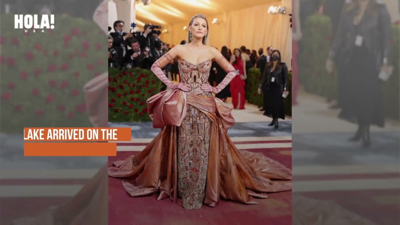 blake lively lady liberty dress Blake Lively channeled the Statue of Liberty at the Met Gala in a gown that  unraveled to create 2 stunning looks, going from copper to green