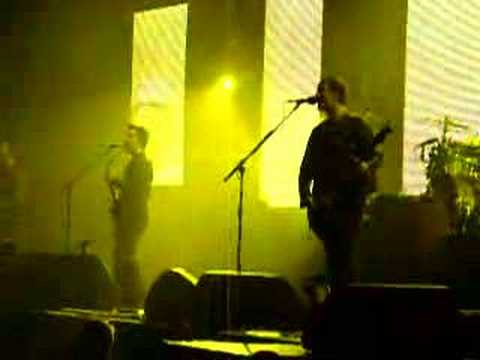 Stereophonics - More Life in a Tramp's Vest