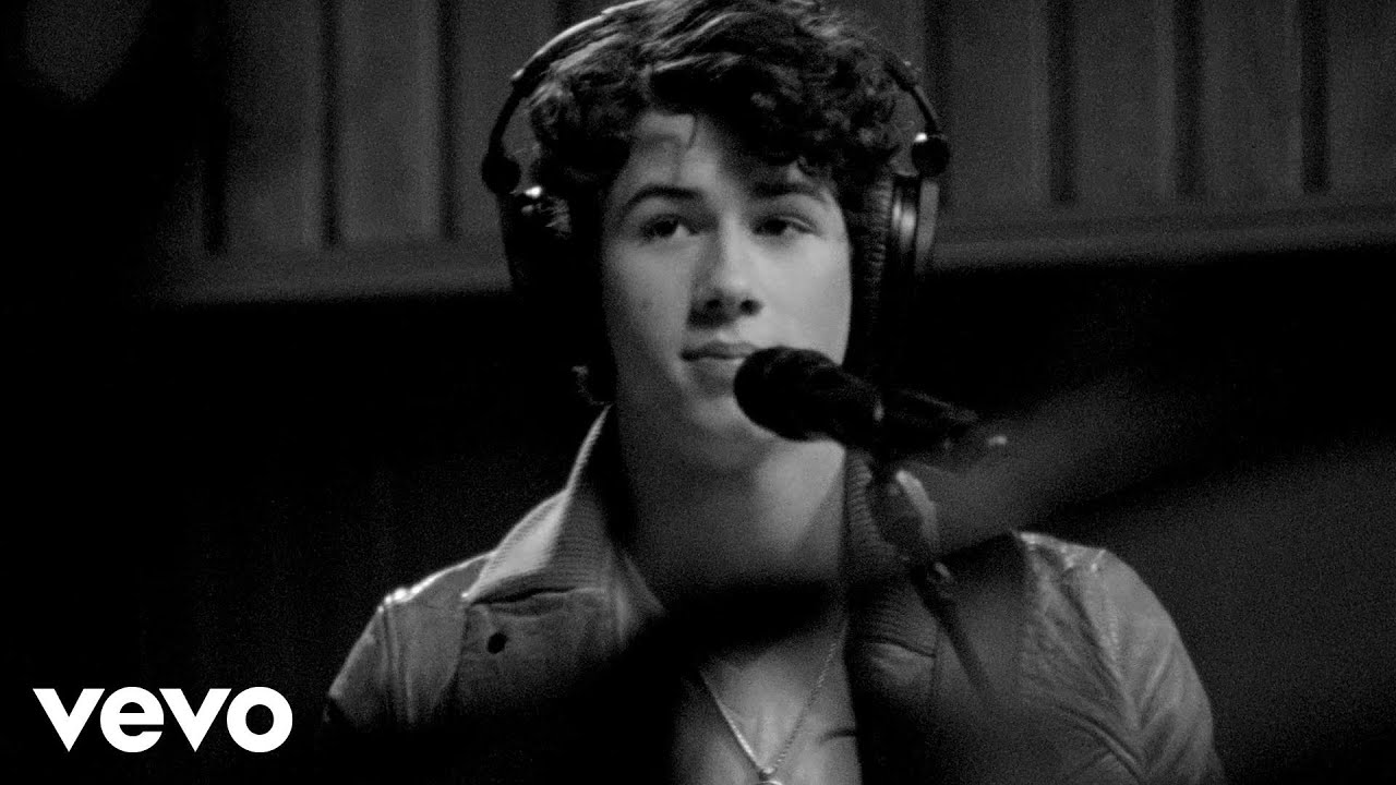 Nick Jonas & The Administration - In The End