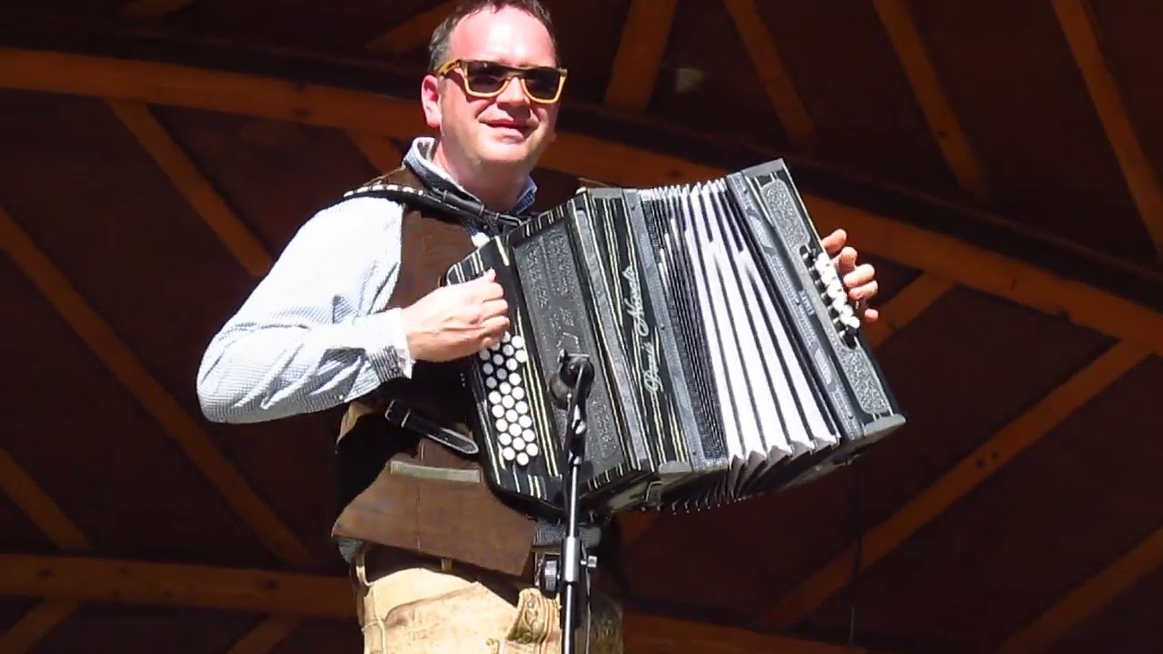 Denis Novato, der König der Harmonika