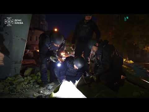 Вилучення бойової частини російської ракети в Оболонському районі Києва