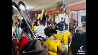 Intlombe Kamamumamgcina Esenza Imvuma Kufa