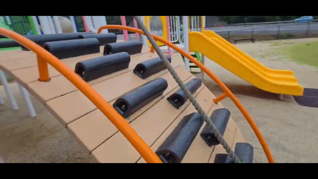 友人撮影バージョンの紹介！！　高知県佐川町の【まきのさんの道の駅・佐川】の滑り台です。