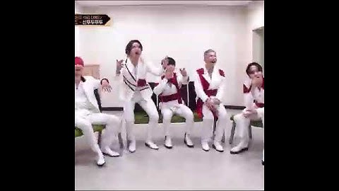 felix abs in kingdom wooyoung "my son"( ◜‿◝ ) woolix