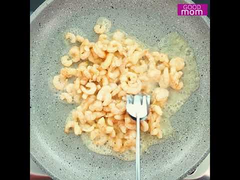Видео: Сармис, цагаан гаа, чинжүүтэй даршилсан сам хорхойг хоол хийх