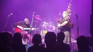 We Wish You A Merry Christmas/Jingle Bells on bagpipes