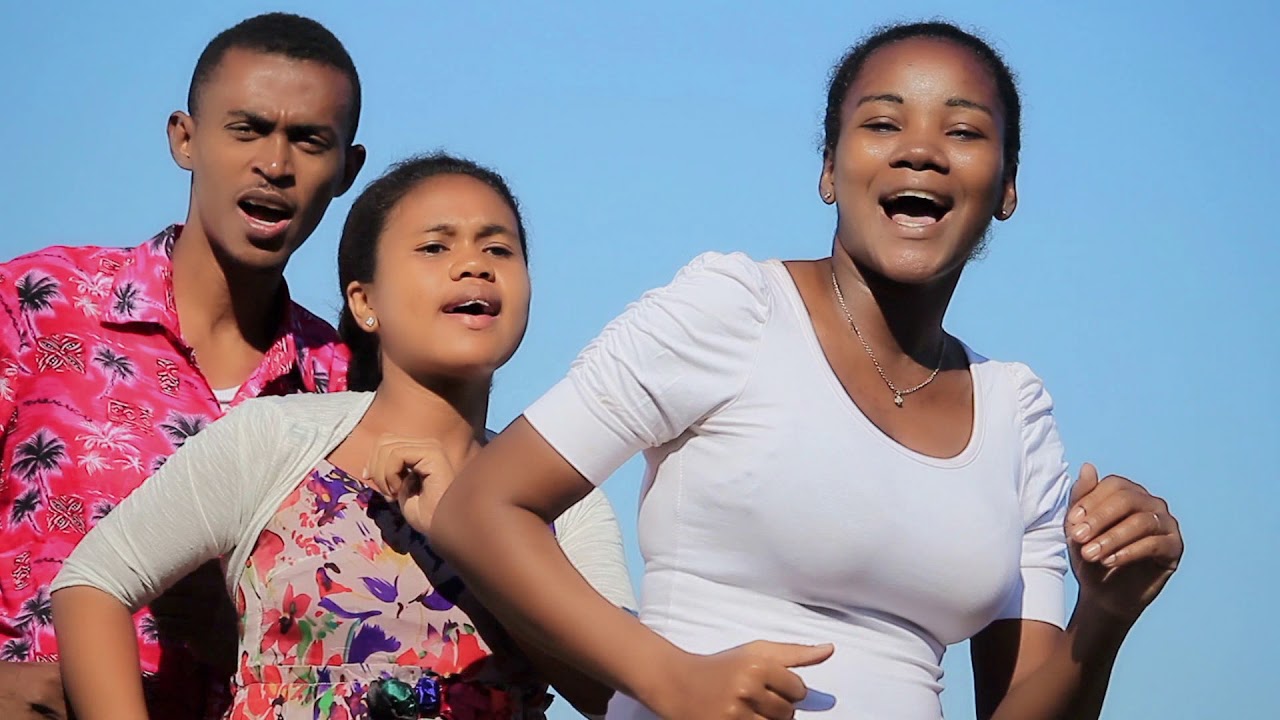 SALAKADY-Tsy manavakavaka