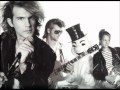 Safety dance by men without hats