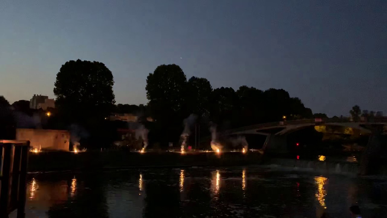 Feu D'artifice 14 Juillet 2022 Maisons Alfort Feu d’Artifice « On s’aime » 14 juillet 2019 Maisons-Alfort [Part 1
