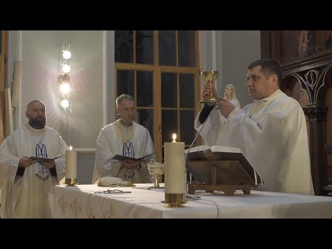 Video: Kāda ir atšķirība starp priesteri un laicīgo priesteri?